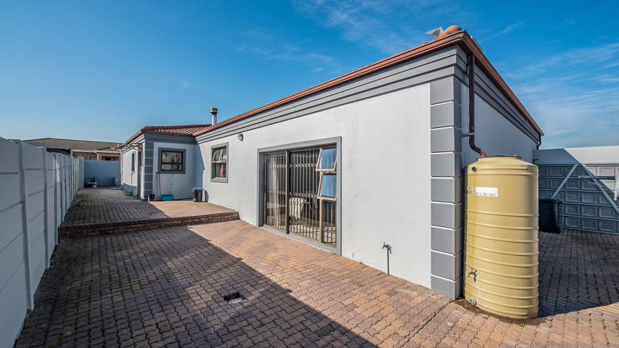 3 Bedroom Property for Sale in Jakarandas Western Cape